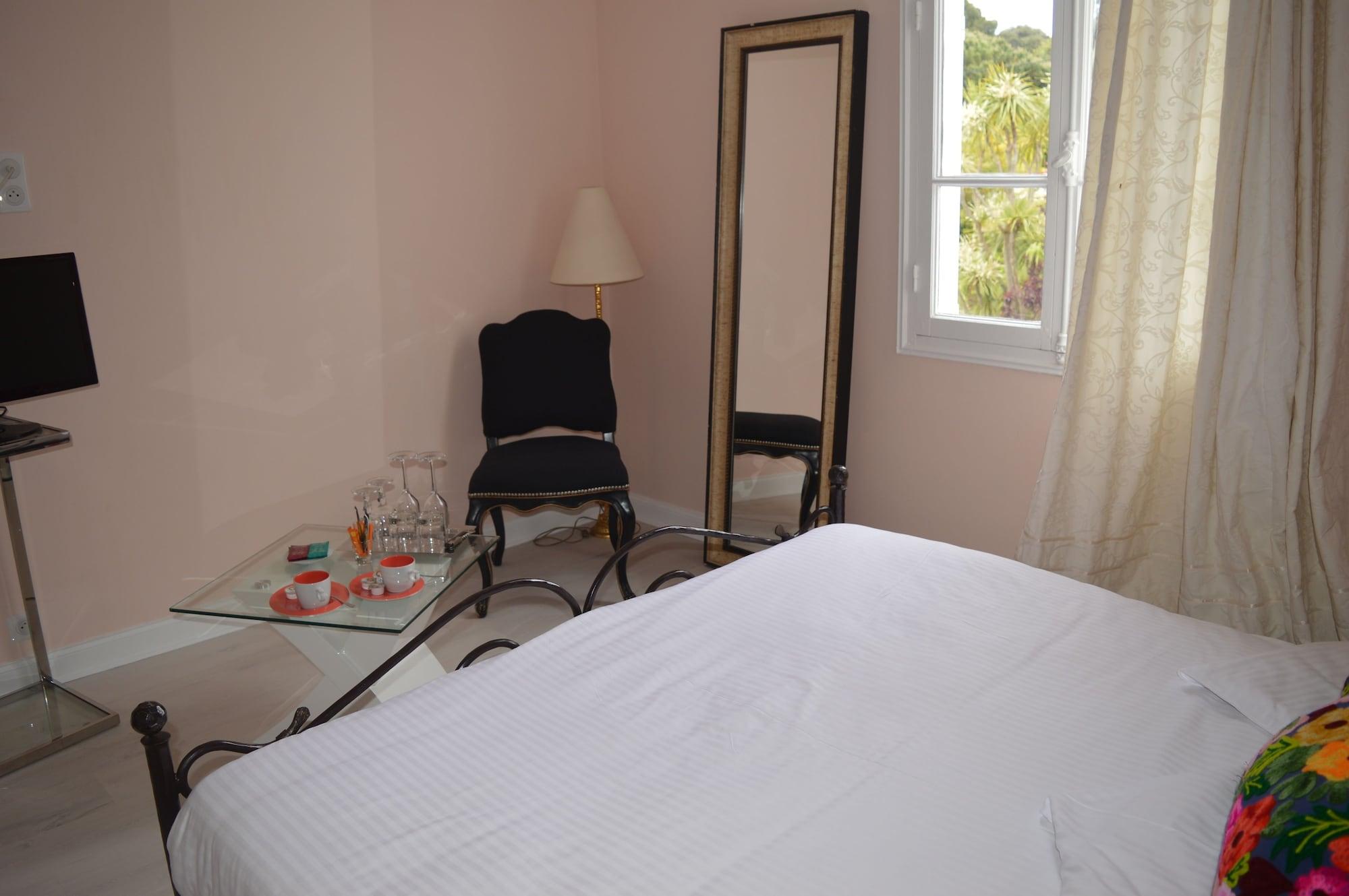 ז'ואן-לה-פינס Hotel La Villa Sainte Valerie Adults Only מראה חיצוני תמונה