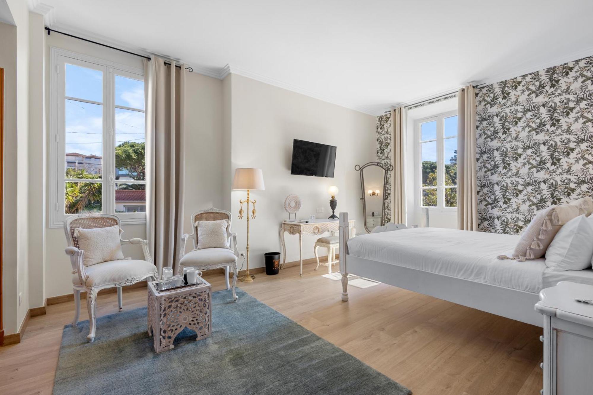 ז'ואן-לה-פינס Hotel La Villa Sainte Valerie Adults Only מראה חיצוני תמונה